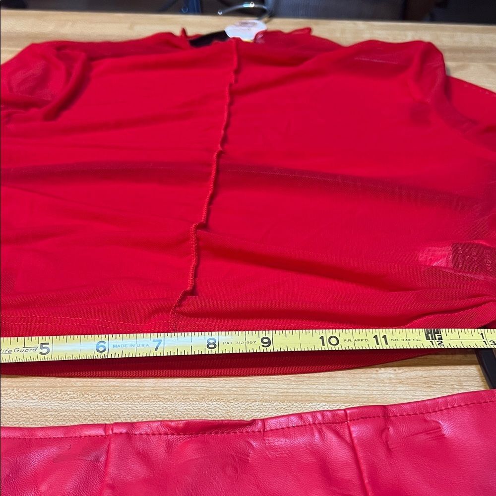 #1077+ Elegant Red Women's Skirt - Picture 4 of 6